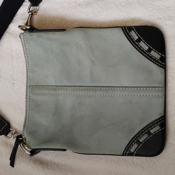 Coach Crossbody Bag! - Picture 2 of 9